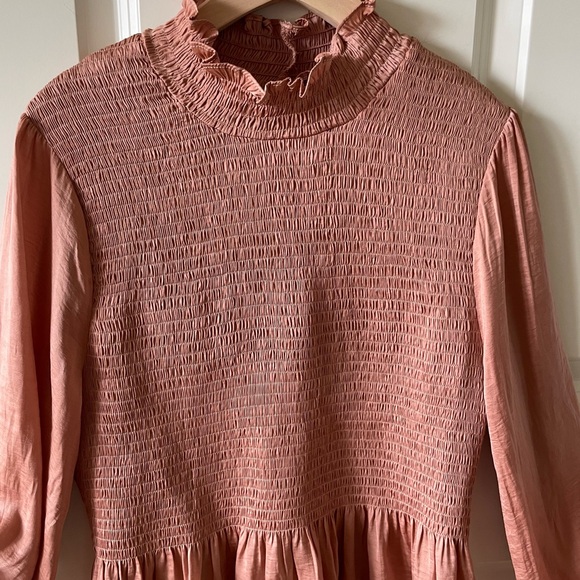 Vici Smocked Mock Neck Long Sleeve Peach Peplum Blouse Top Size Large - Picture 3 of 12